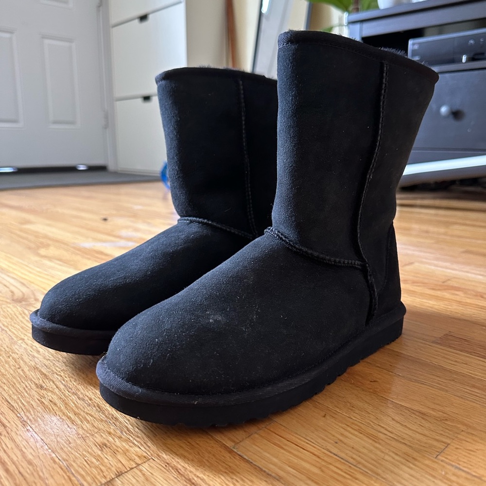 NEW UGGS